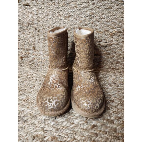 Ugg Women's Sheepskin Classic II Glitter Leopard Snow Beige Tan Boots Size 5 - Picture 3 of 11